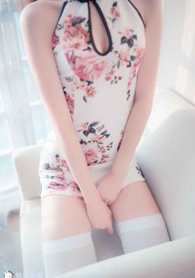 美女脱免费看网站女同_720HD在线观看